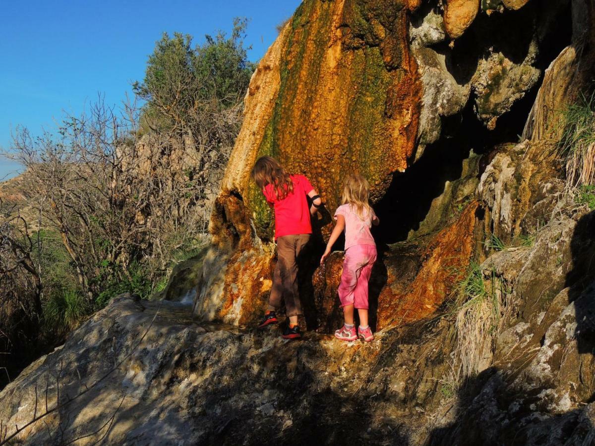 فيلا Cueva Alfano Freila المظهر الخارجي الصورة